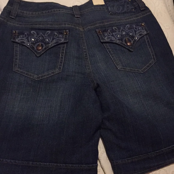 Code Bleu Shorts - Picture 3 of 8